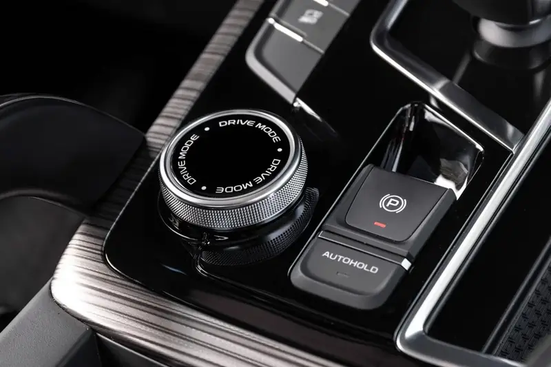 Belgee X70 в автосалоне